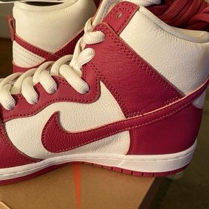 Men’s 9.5 Nike Dunk